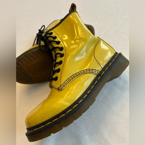 Vintage 1990’s Dr Martens Women’s Smooth Yellow Lace Up Boots - Picture 15 of 16